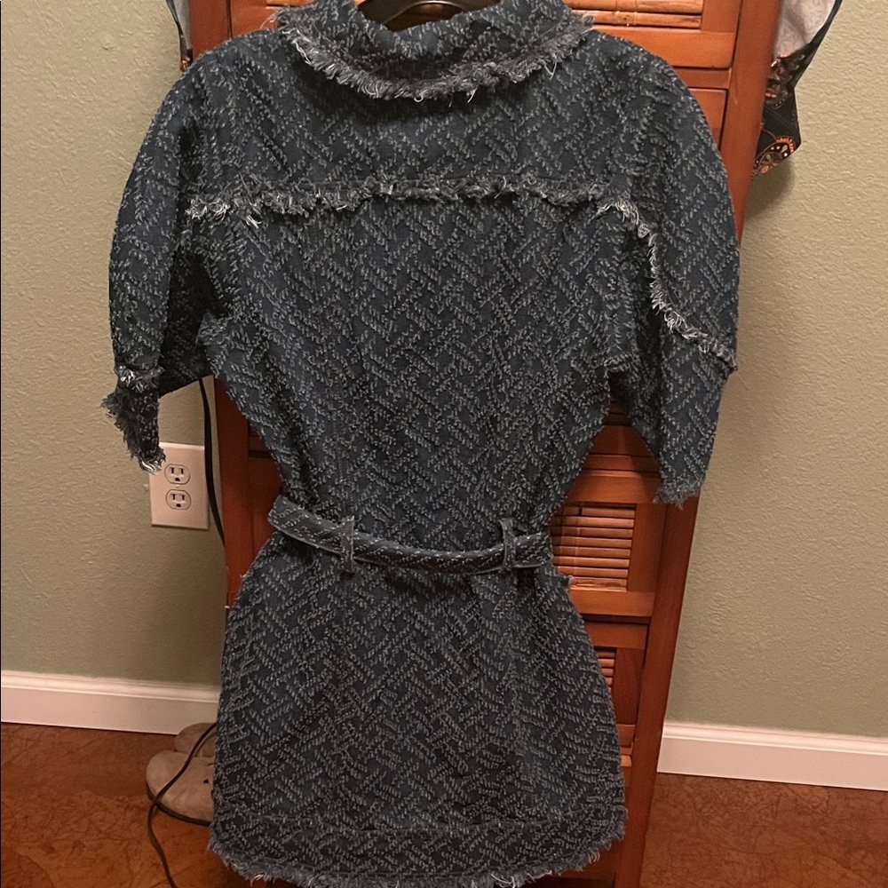 NWT Elliatt Cora Denim Day Dress with Belt. Sz M - Picture 7 of 7